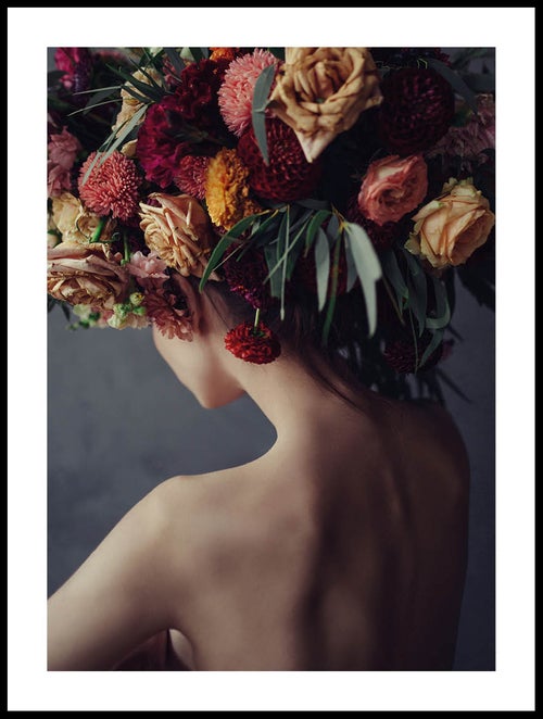 kvinna-med-blommor-i-håret_30x40_WEBB.jpg